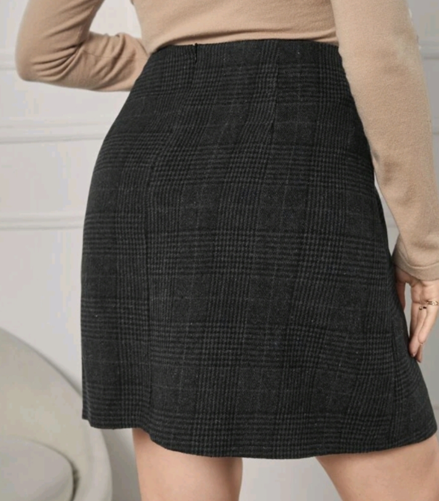 Skirt - Picture 2 of 6